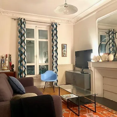 De Charme Pres Montmartre Διαμέρισμα *