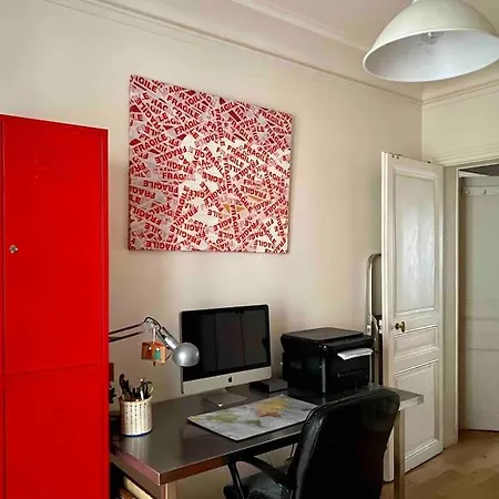 De Charme Pres Montmartre Διαμέρισμα *